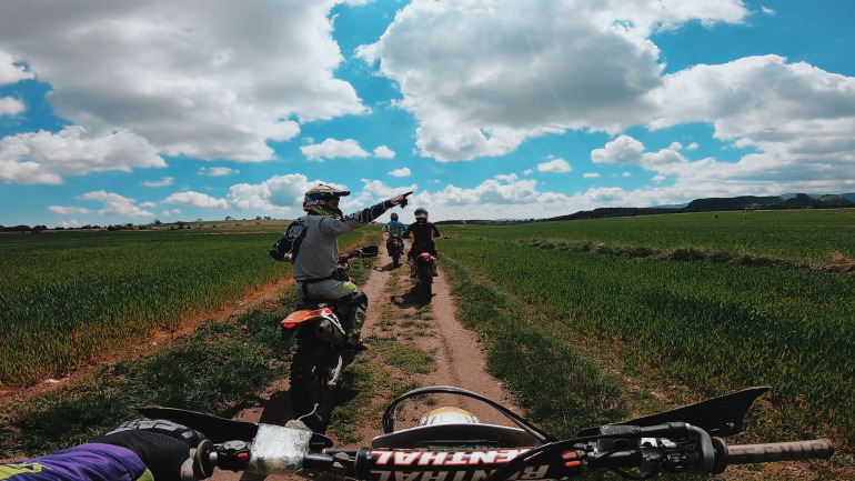 sezer-savasli-gq-turkiye