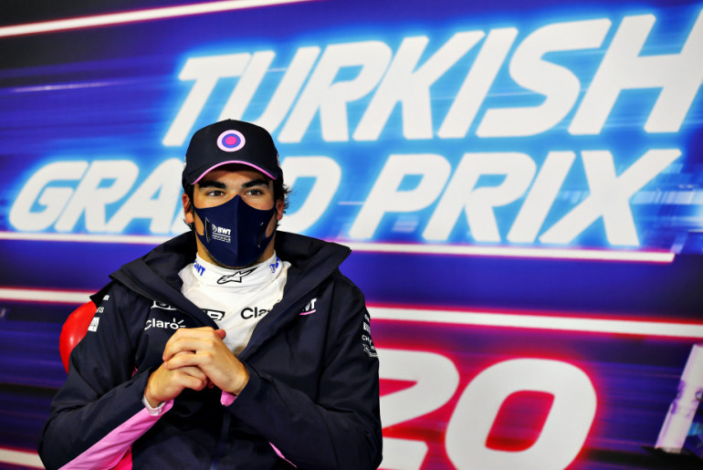 odevini-yap-sonra-oynarsin-gq-turkiye