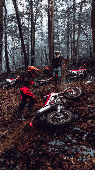 sezer-savasli-gq-turkiye