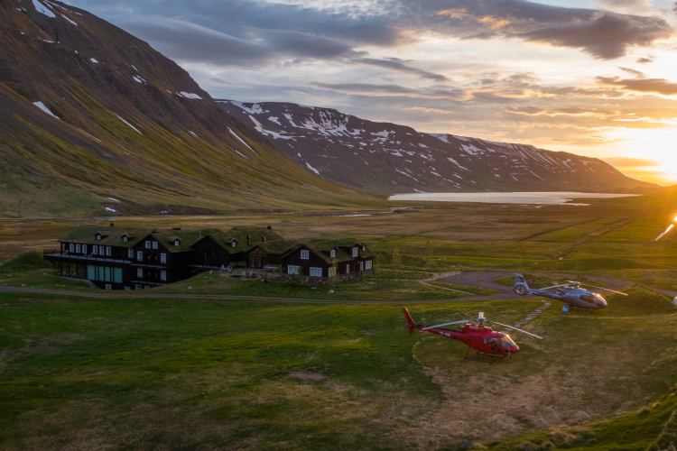 GQ Henry Cookson Travel İzlanda