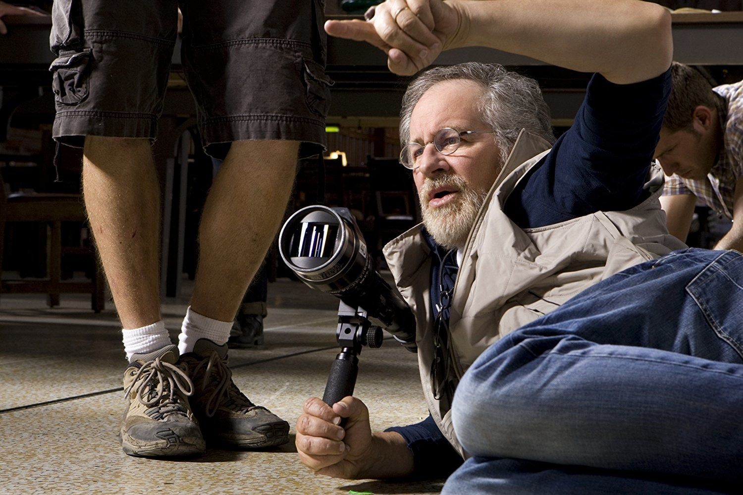 Steven Spielberg + Javier Bardem = İyi dizi