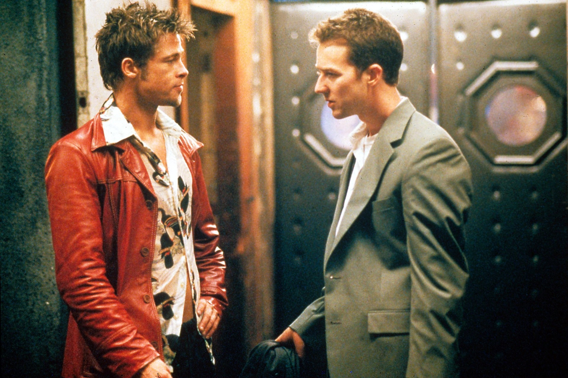 Brad Pitt’in ‘Fight Club’ Tarzından İlham Alıyoruz