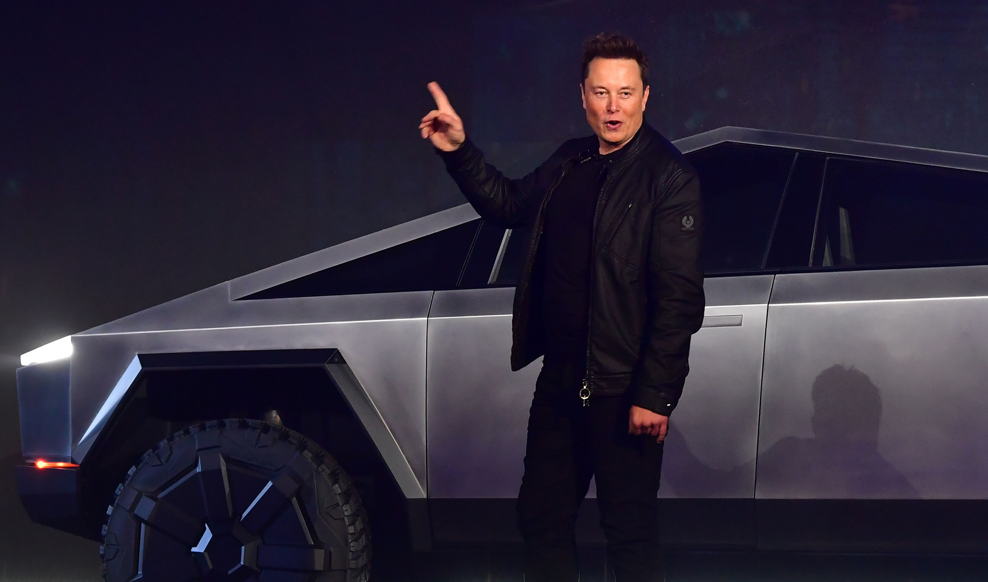 Elon Musk ve Tom Cruise Uzayda Film Çekecek