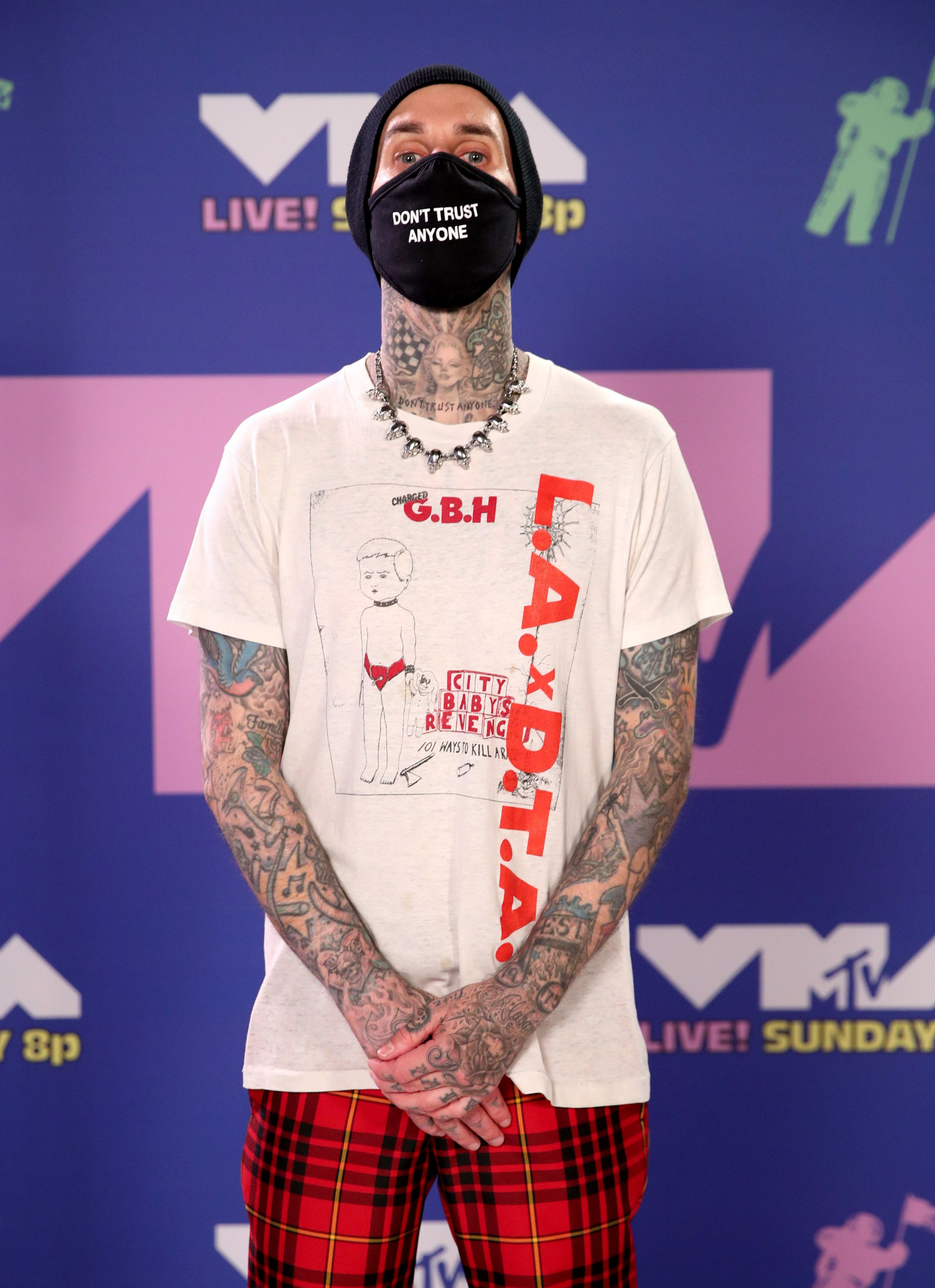 MTV VMA 2020'de Mesafeli Kırmızı Halı